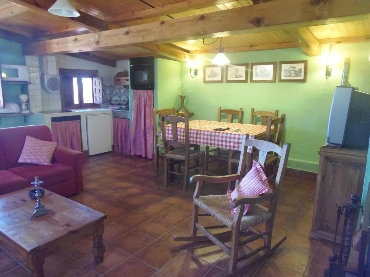 El Uncar Villa Castrejon de la Pena Екстериор снимка